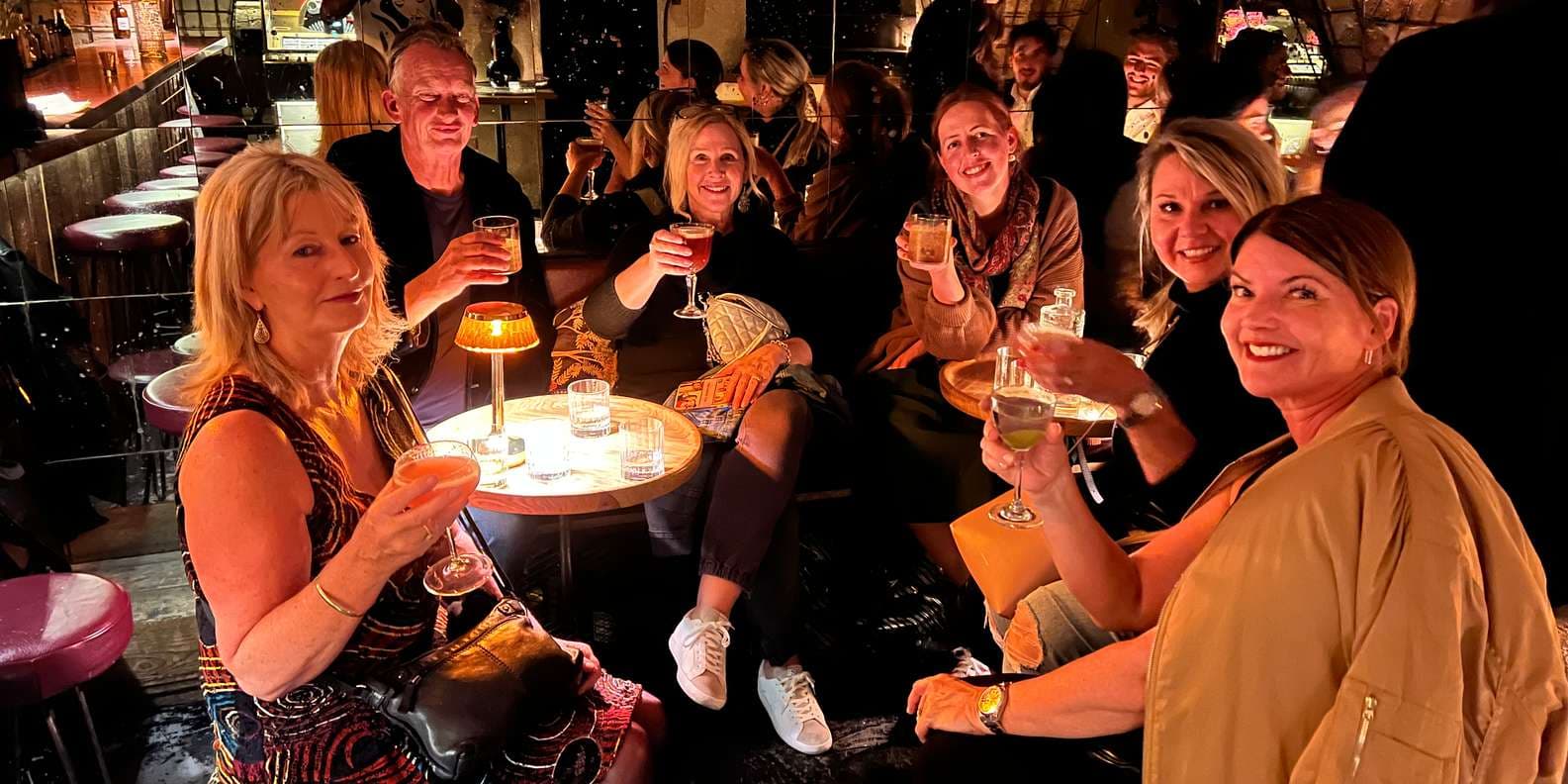 Bars cachés de Paris : visite des speakeasies secrets