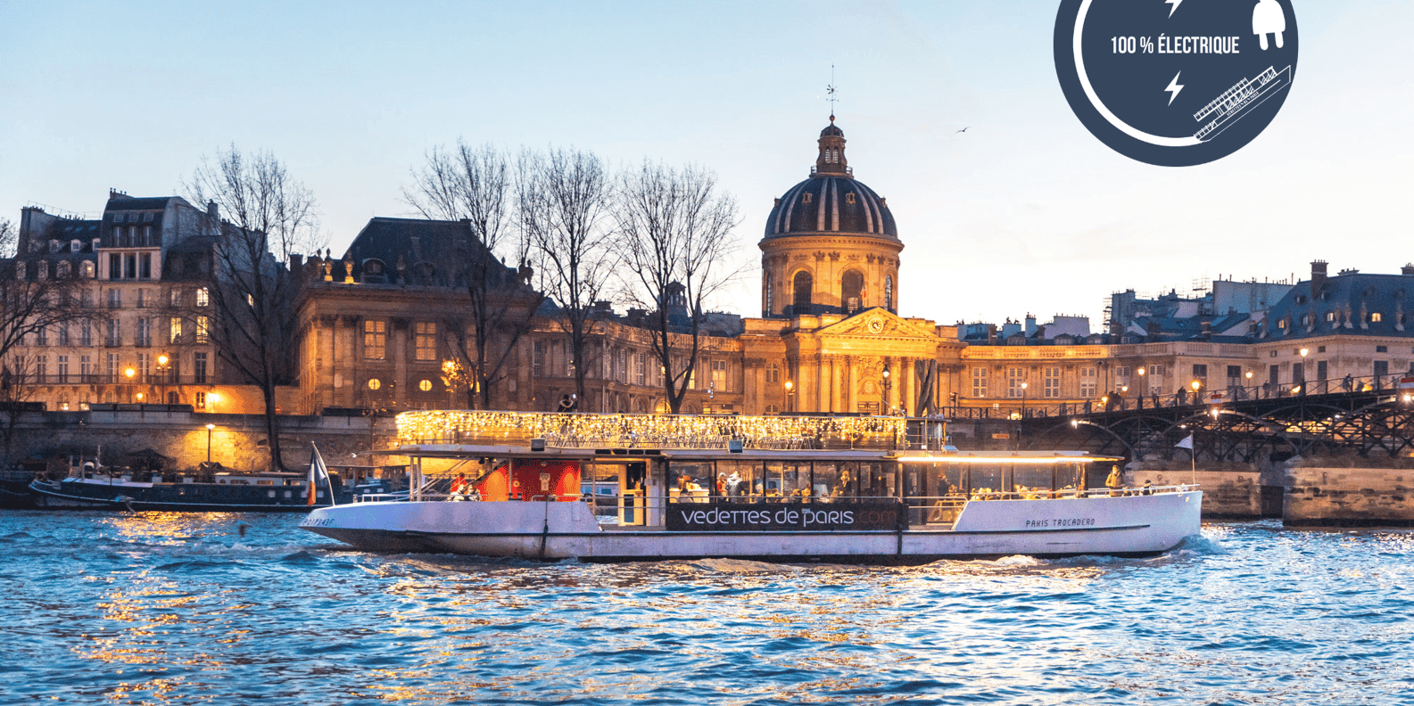 Crociera notturna sulla Senna con atmosfera musicale