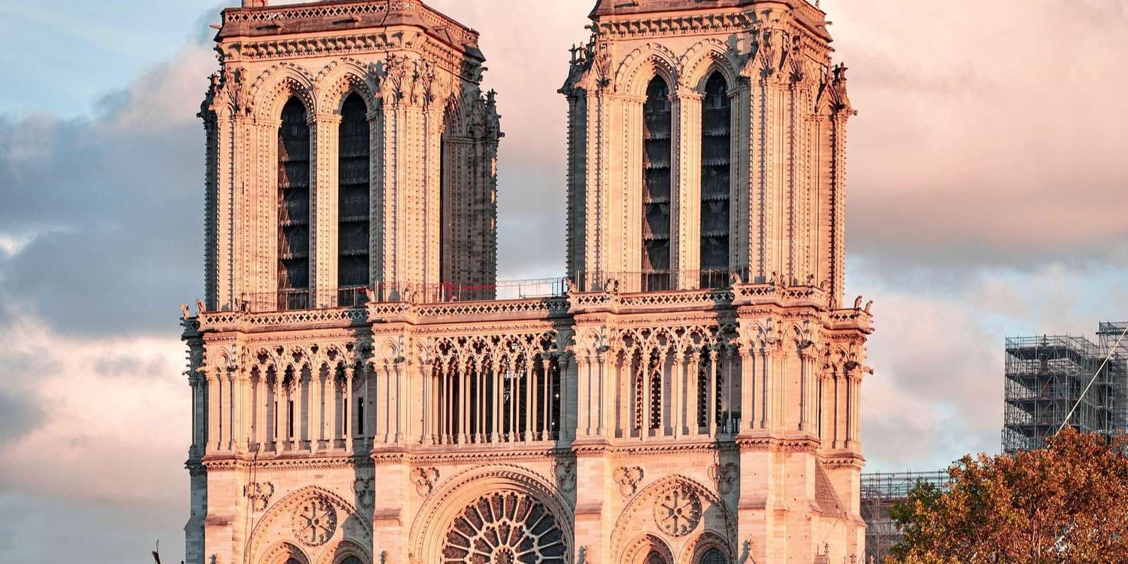 París Secreto: Paseo Histórico con un Experto Local