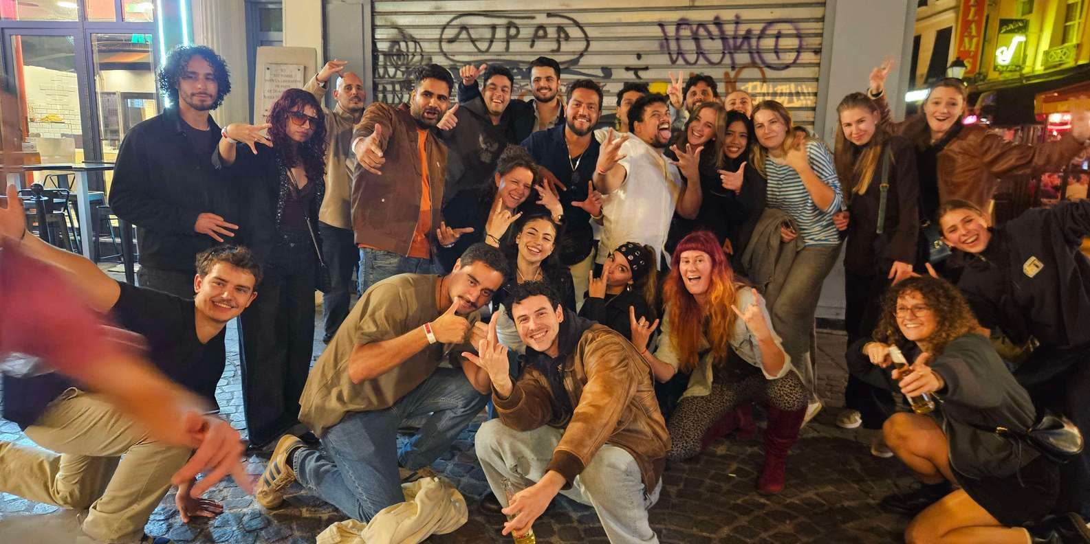 Pub Crawl Paris : 4 bars + boîte avec shots offerts