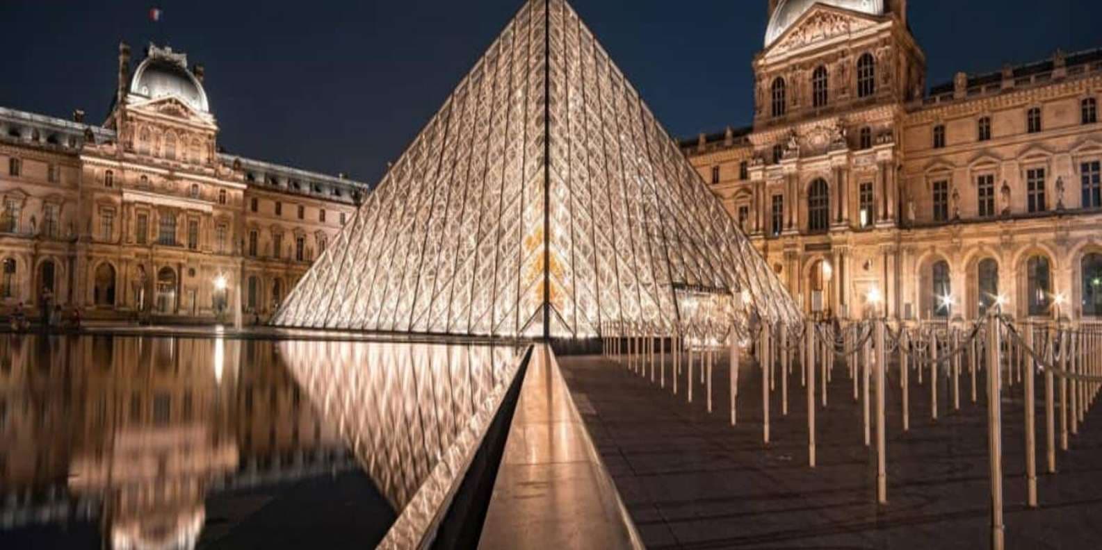 Louvre Museum Guided Tour with Skip-the-Line Access