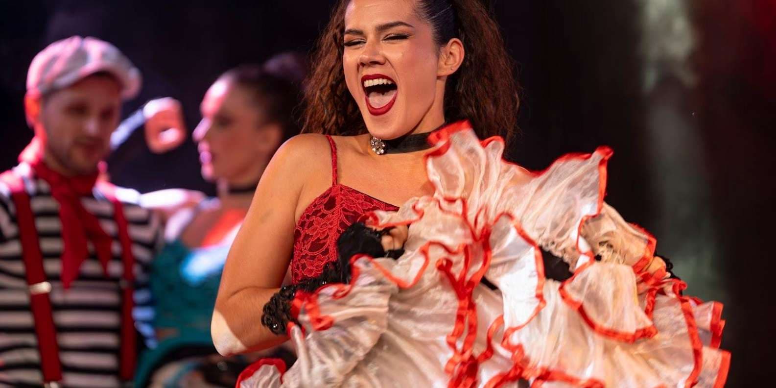 Cabaret Oh! César: Dinner-Show und Tanzabend